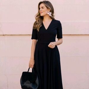 Gal Meets Glam Elegant Black Midi Dress